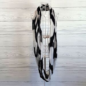 Nicole Marciano infinity scarf - black and white Women's Size OS